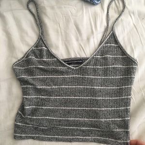 grey and white brandy melville tank top cropped.